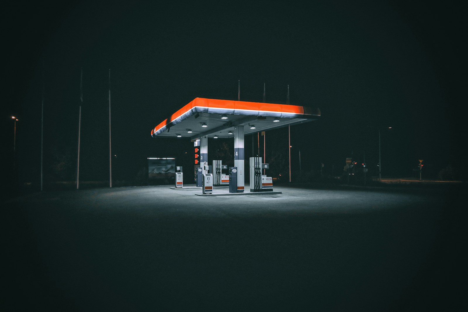 Estación de servicio de noche